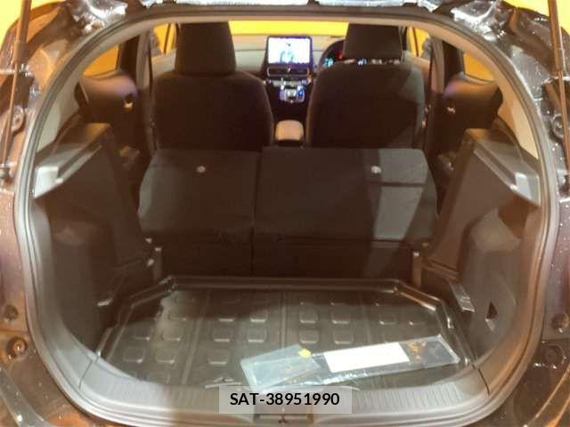 Toyota AQUA 2023-02 6901941-18