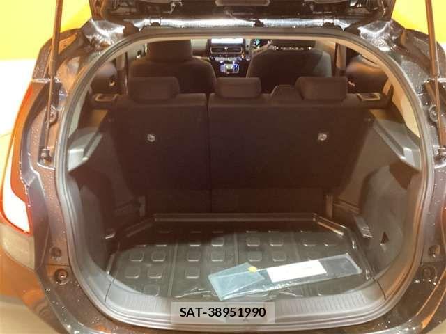 Toyota AQUA 2023-02 6901941-19