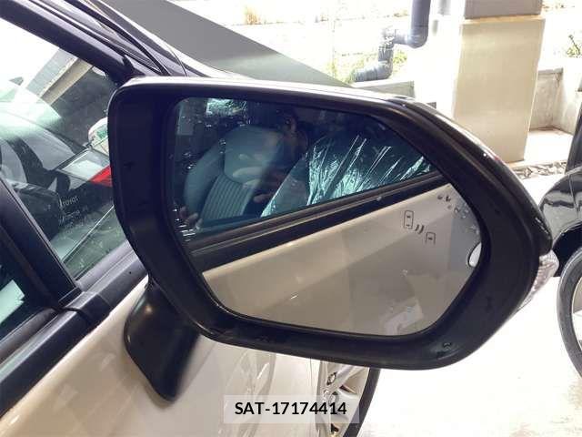 Toyota AQUA 2025-11 6901934-17