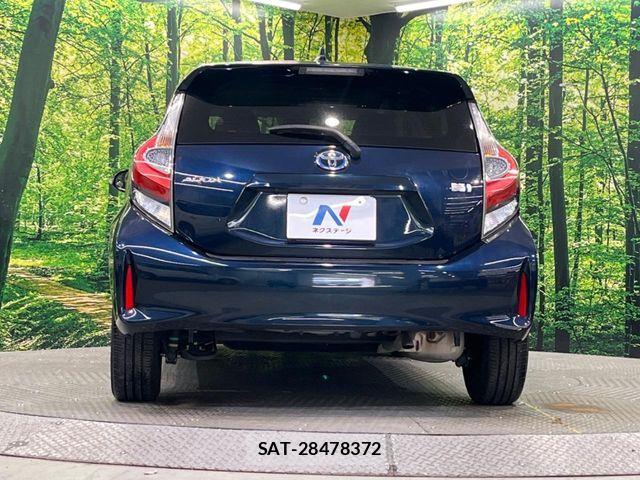 Toyota AQUA 2017-08 6901989-12