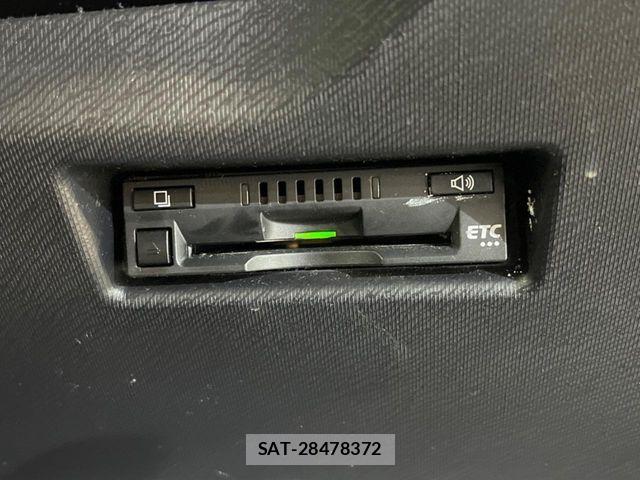 Toyota AQUA 2017-08 6901989-5