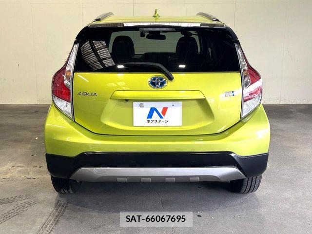 Toyota AQUA 2015-12 6902000-15