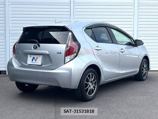 Toyota AQUA 2015-06 6902015-16