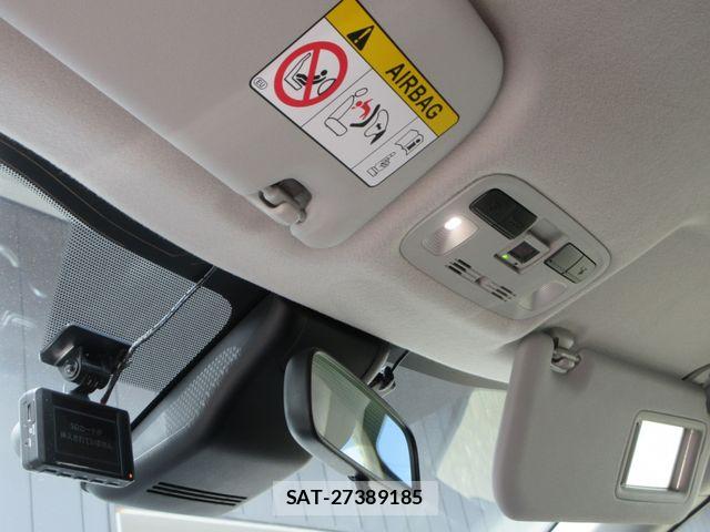 Toyota AQUA 2023-09 6901947-11