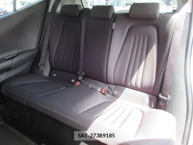 Toyota AQUA 2023-09 6901947-13