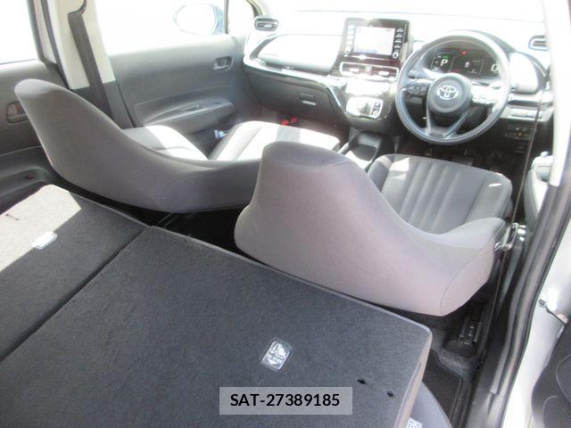 Toyota AQUA 2023-09 6901947-18