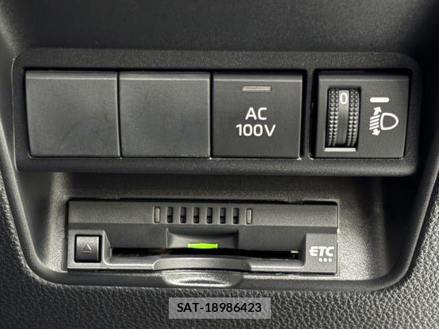 Toyota AQUA 2023-09 6901937-9