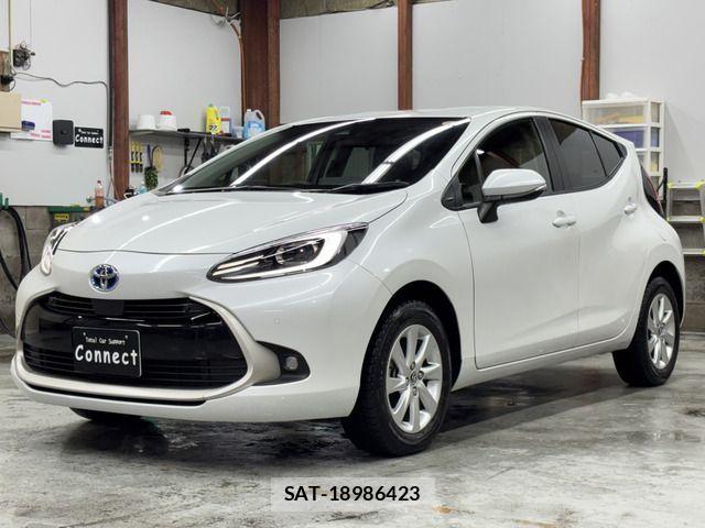 Toyota AQUA 2023-09 6901937-11