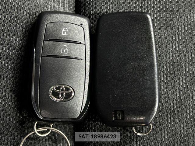 Toyota AQUA 2023-09 6901937-4