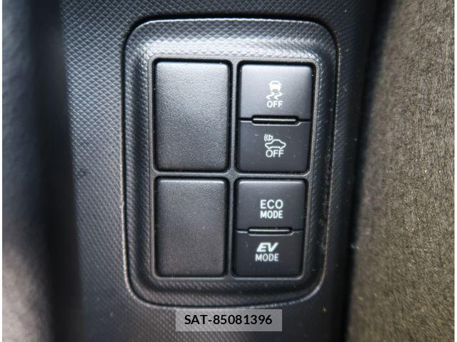 Toyota AQUA 2019-06 6901980-21