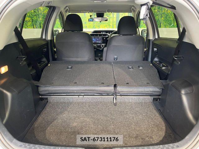 Toyota AQUA 2019-06 6901982-9