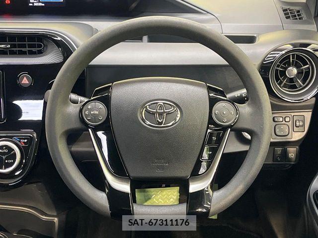 Toyota AQUA 2019-06 6901982-10