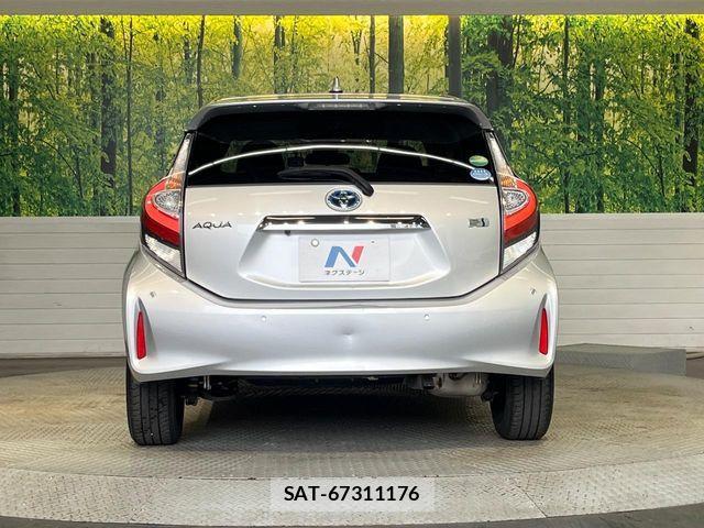 Toyota AQUA 2019-06 6901982-14