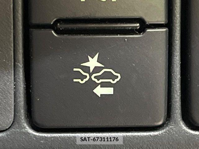 Toyota AQUA 2019-06 6901982-4