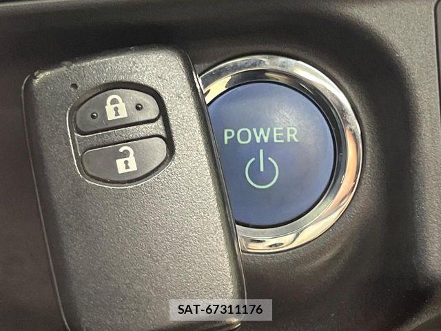 Toyota AQUA 2019-06 6901982-6