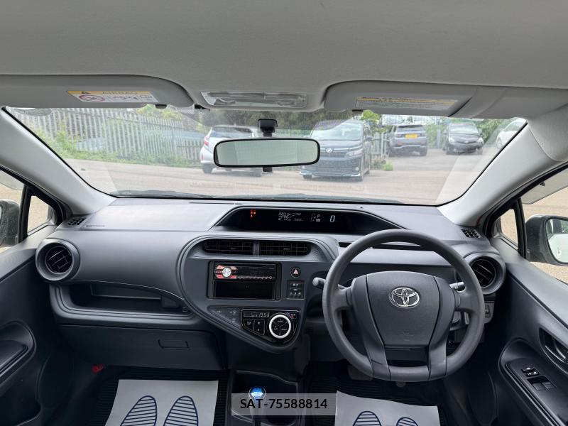 Toyota AQUA 2018-07 1244107-11