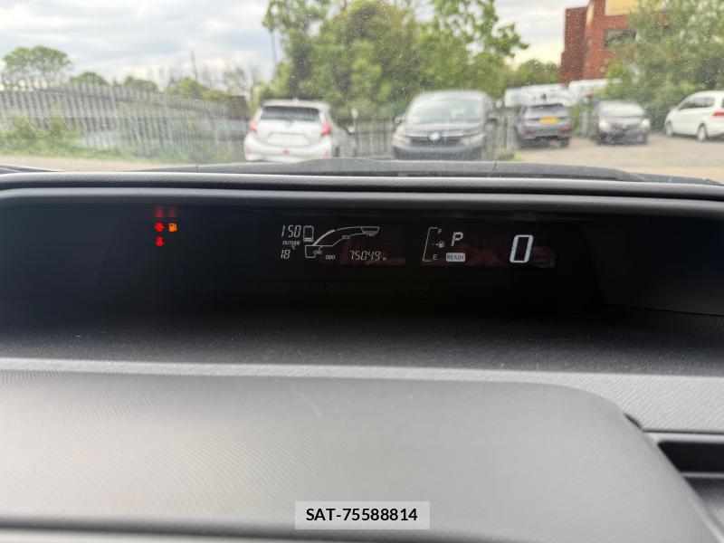 Toyota AQUA 2018-07 1244107-13