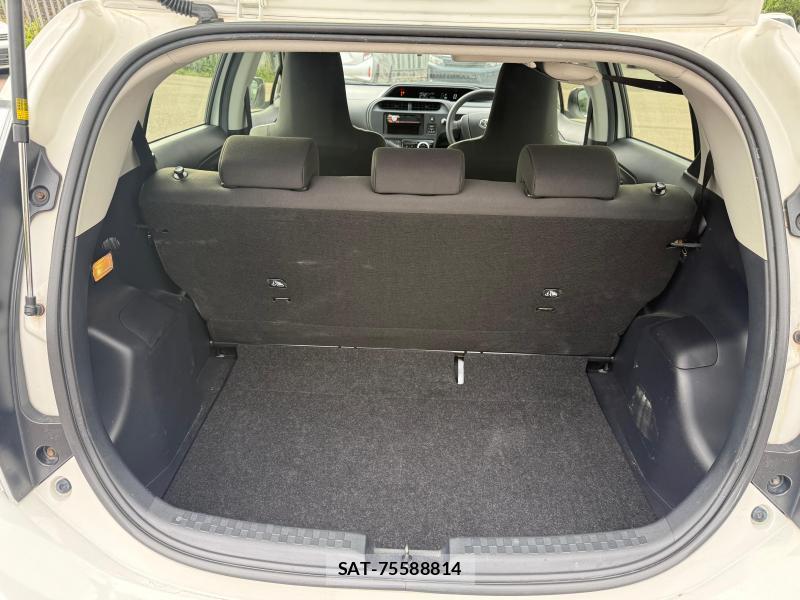 Toyota AQUA 2018-07 1244107-23
