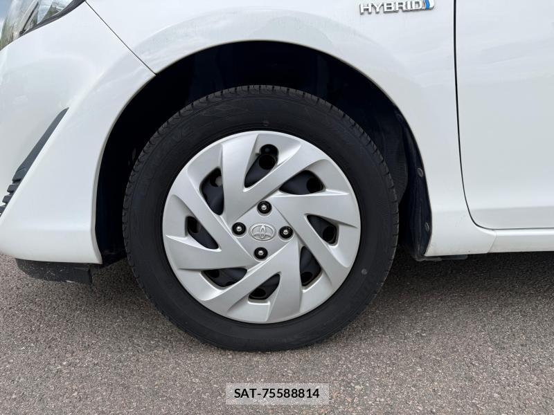 Toyota AQUA 2018-07 1244107-27