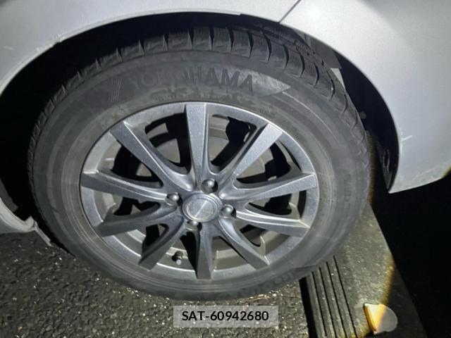 Toyota AQUA 2015-12 6988652-8