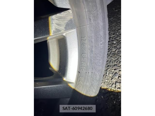 Toyota AQUA 2015-12 6988652-10