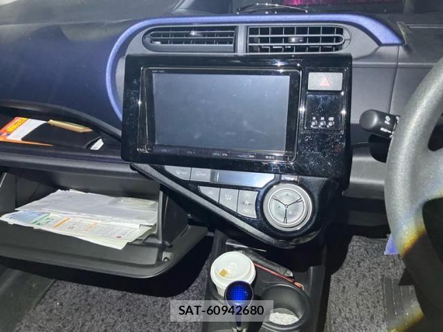 Toyota AQUA 2015-12 6988652-17