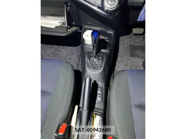 Toyota AQUA 2015-12 6988652-18