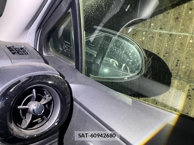 Toyota AQUA 2015-12 6988652-20