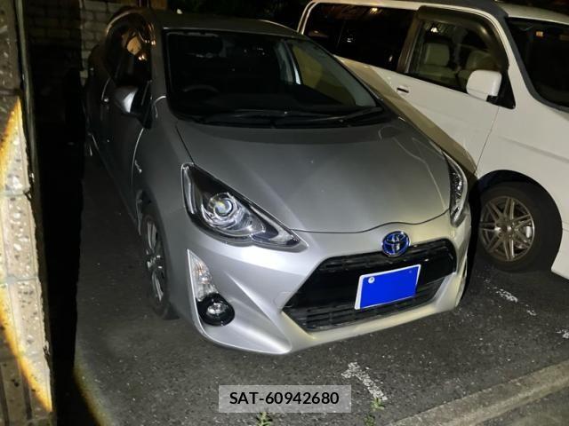 Toyota AQUA 2015-12 6988652-1