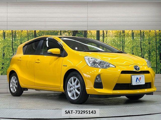 Toyota AQUA 2013-09 6988728-15