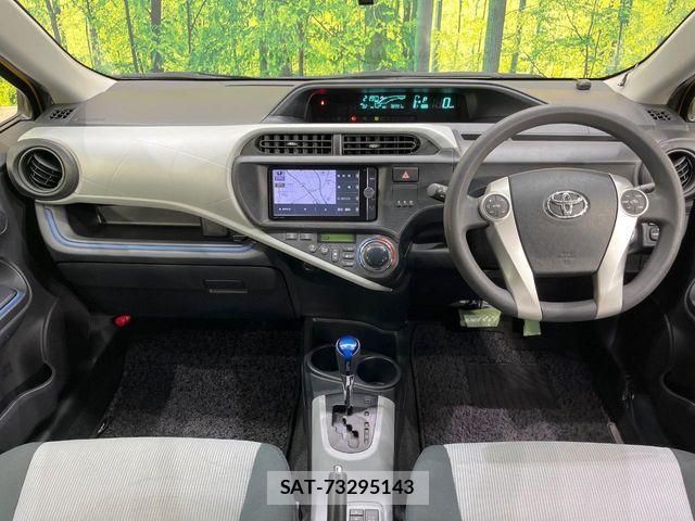 Toyota AQUA 2013-09 6988728-1