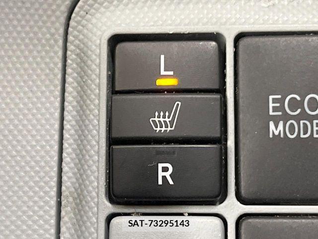 Toyota AQUA 2013-09 6988728-5
