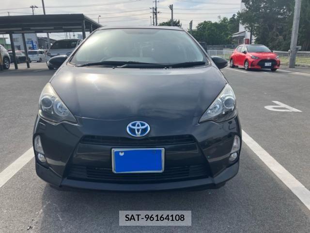 Toyota AQUA 2014-06 6988874-0