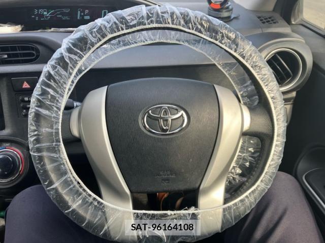 Toyota AQUA 2014-06 6988874-18