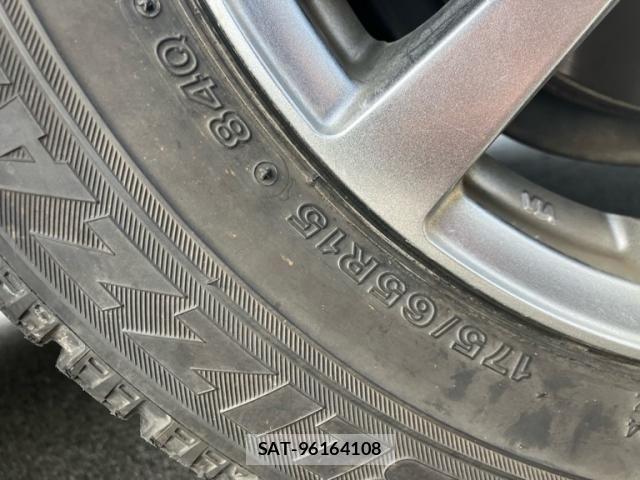 Toyota AQUA 2014-06 6988874-25