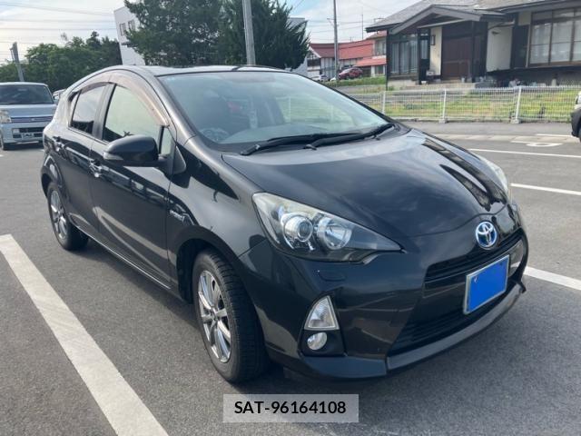 Toyota AQUA 2014-06 6988874-1
