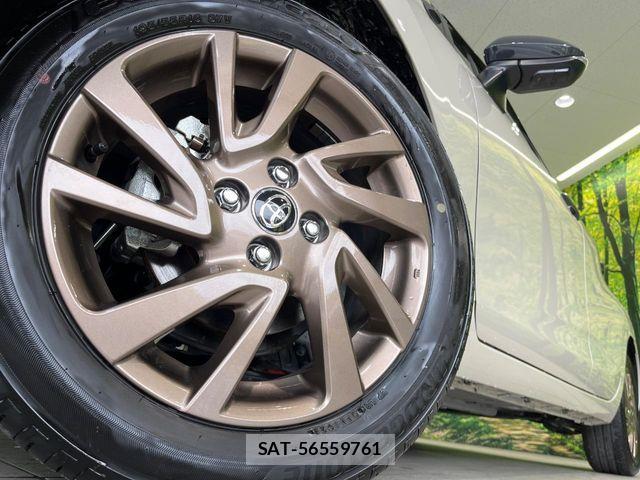 Toyota AQUA 2025-06 6988473-12