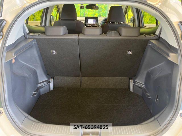 Toyota AQUA 2021-08 6988527-10