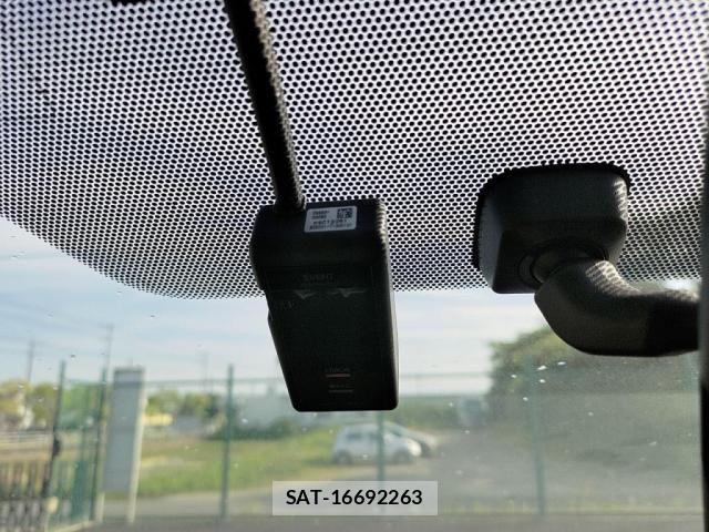 Toyota AQUA 2014-04 6988651-18