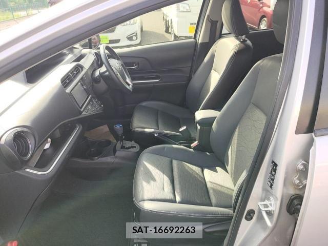 Toyota AQUA 2014-04 6988651-21