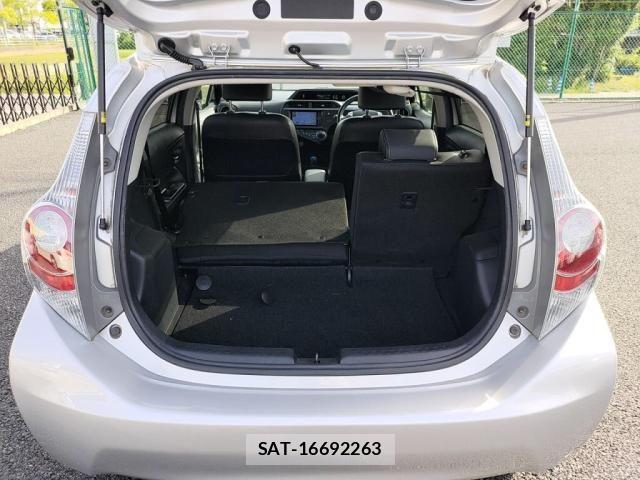 Toyota AQUA 2014-04 6988651-25