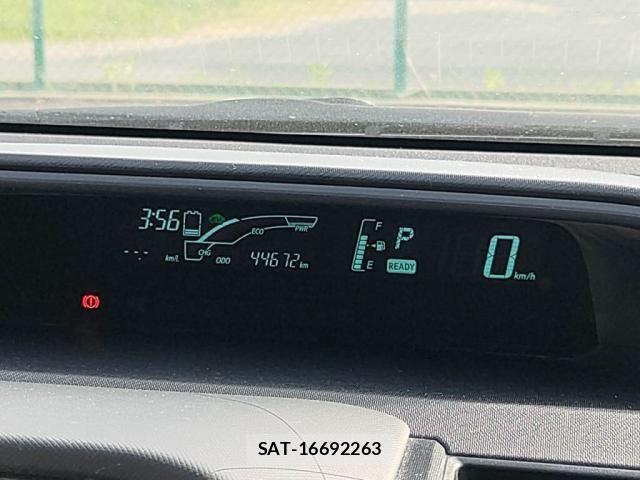 Toyota AQUA 2014-04 6988651-28