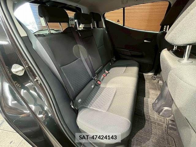 Toyota AQUA 2025-01 6988434-8