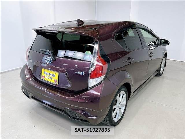 Toyota AQUA 2016-01 6988725-3