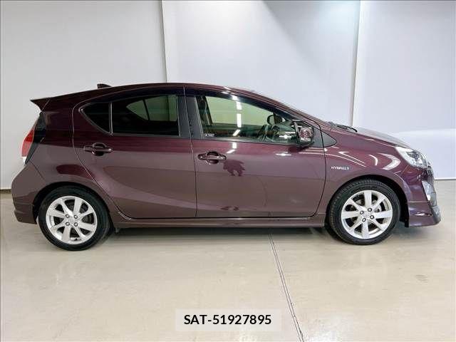 Toyota AQUA 2016-01 6988725-4