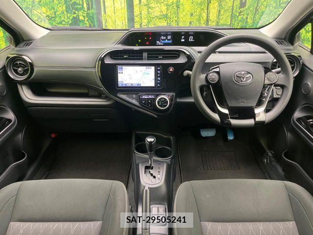 Toyota AQUA 2019-12 6988530-1