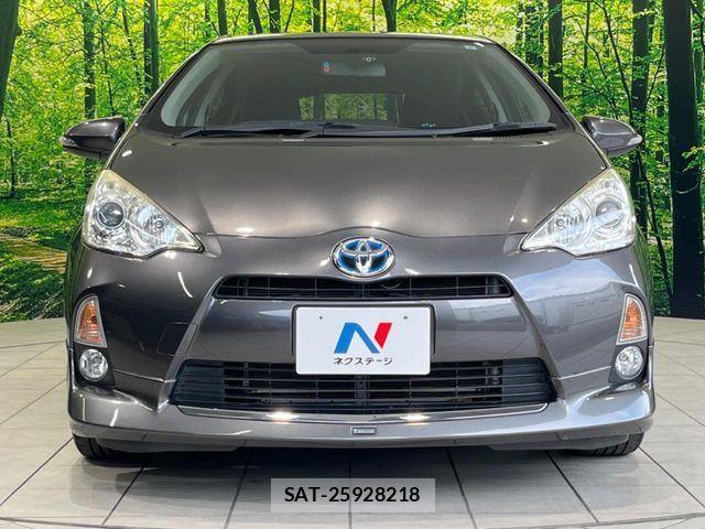 Toyota AQUA 2014-01 6988706-13
