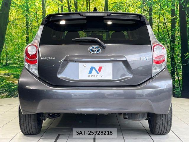 Toyota AQUA 2014-01 6988706-14