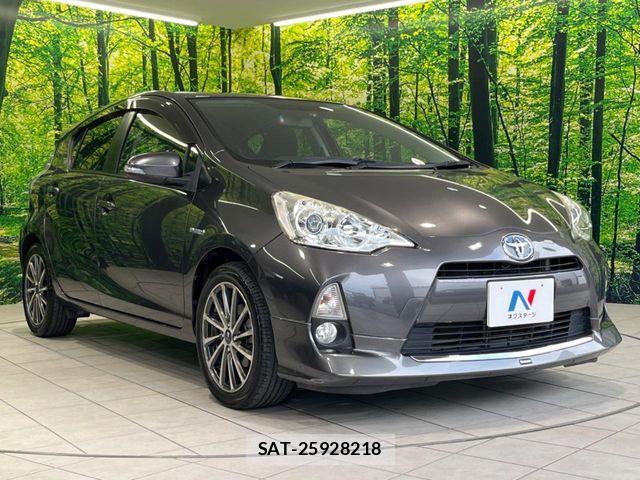 Toyota AQUA 2014-01 6988706-15