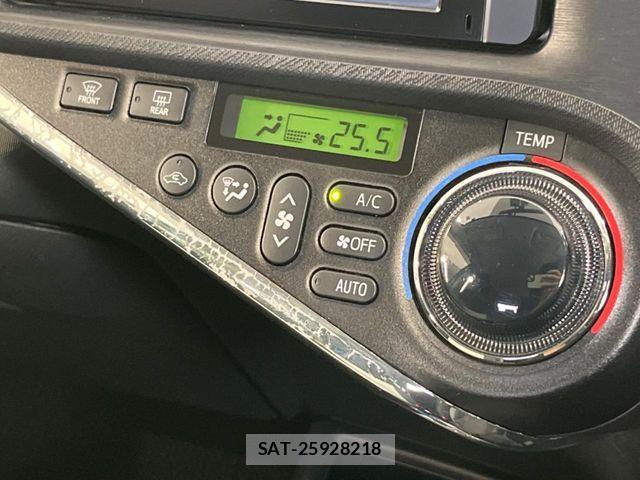 Toyota AQUA 2014-01 6988706-6